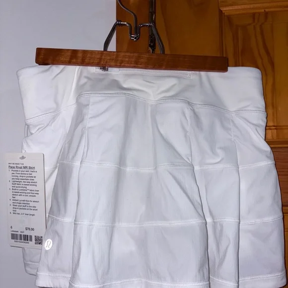 Lululemon Tennis Skort Size 6 - New With Tags/Never Worn - Picture 2 of 2